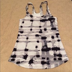 Lululemon Luon tank black & white sz 4